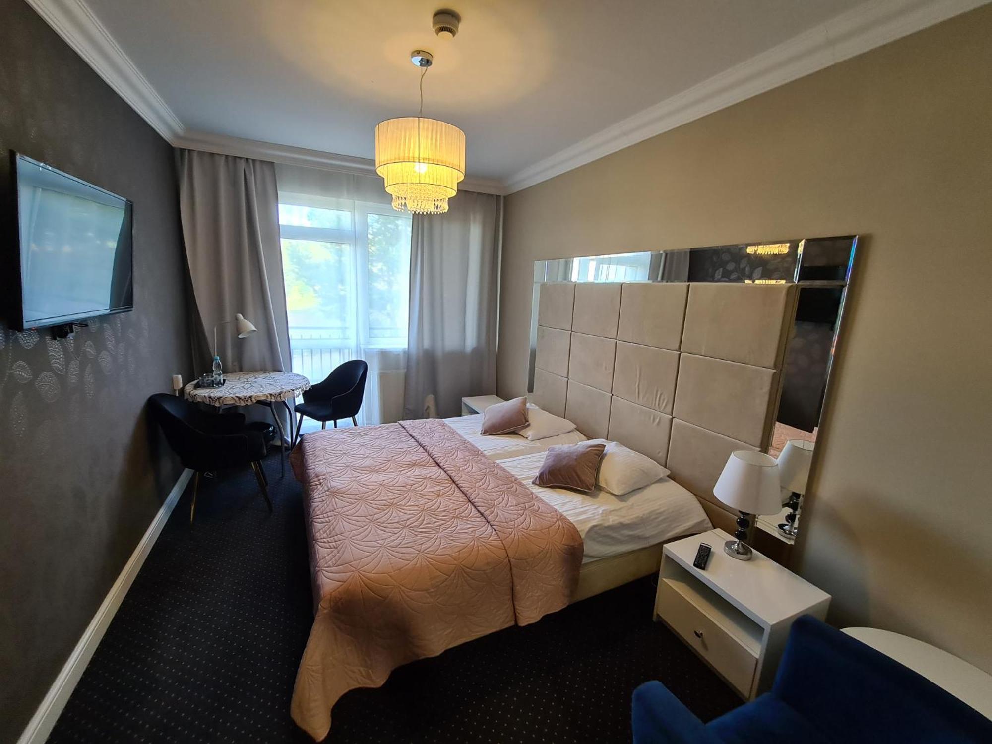 Hotel Kurpia Arte ノボグルト エクステリア 写真